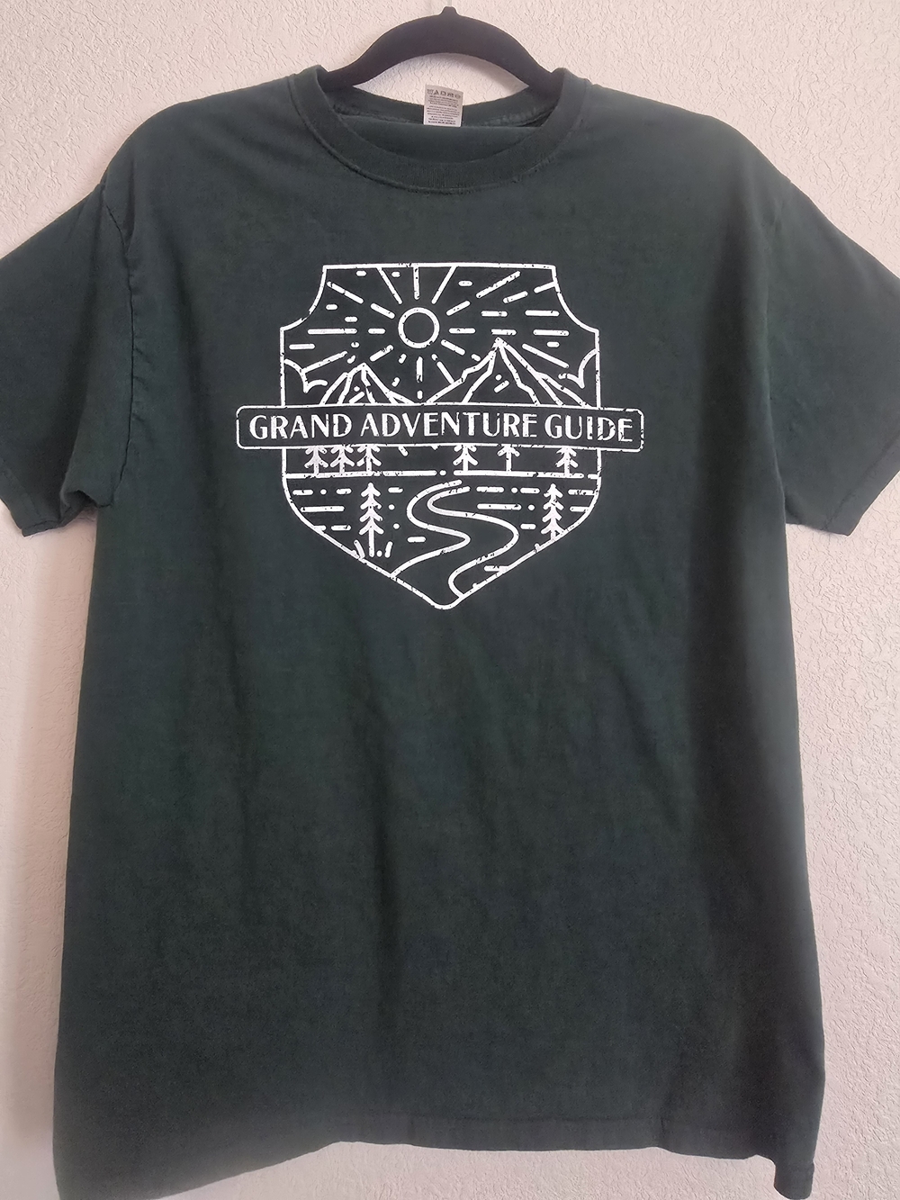 Dark Green Graphic Tee Size M